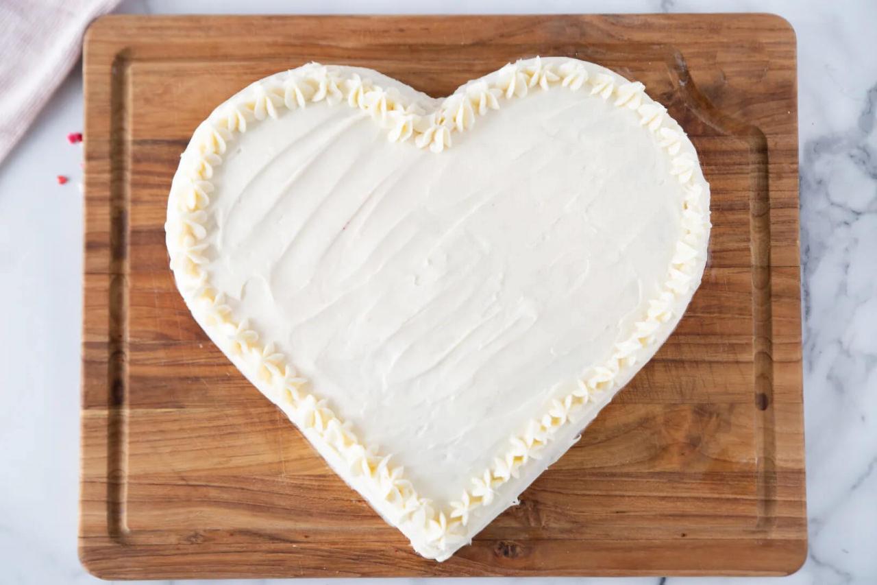 En iyi kalp şeklinde pasta tarifi, nasıl yapılır? En basit ve kolay kalp şeklinde pasta yapımı