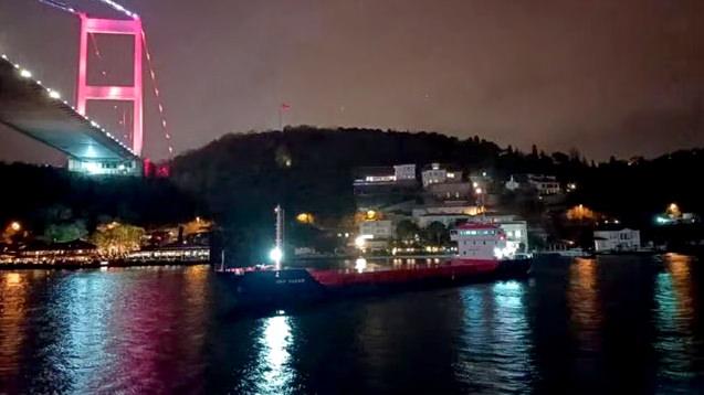 Çift yönlü durdurulmuştu! İstanbul Boğazı gemi trafiğine açıldı