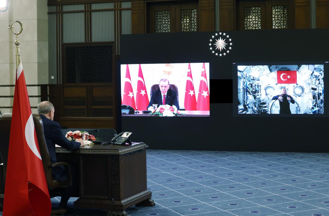 Cumhurbaşkanı Erdoğan, ilk Türk astronot Gezeravcı ile görüştü: "Orada bulunmandan kıvanç duyuyoruz" - Resim : 3