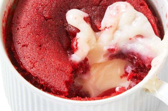 Kırmızı kadife kupa kek tarifi, nasıl yapılır? 90 saniyede kırmızı kadife kupa kek yapımı