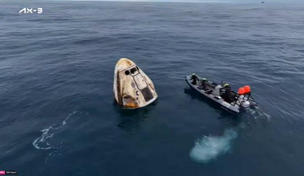 İlk Türk astronot Alper Gezeravcı’nın kapsülü dünyaya iniş yaptı!