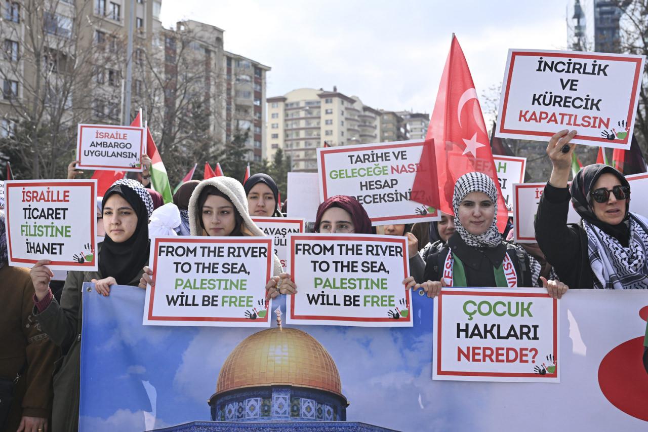 İstanbul’da tarihi buluşma! İsrail'in Gazze'ye saldırıları, Ankara'da protesto edildi
