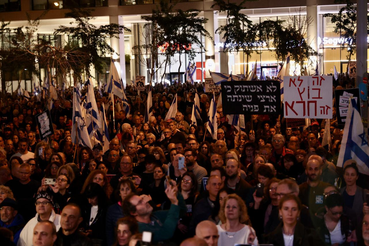 İsrail'de kaos! Ehud Barak, Netanyahu'yu devirmek için Yahudileri sokağa çağırdı