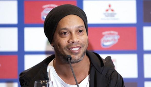 Ronaldinho 46 yaşında futbola geri d&ouml;nd&uuml;!
