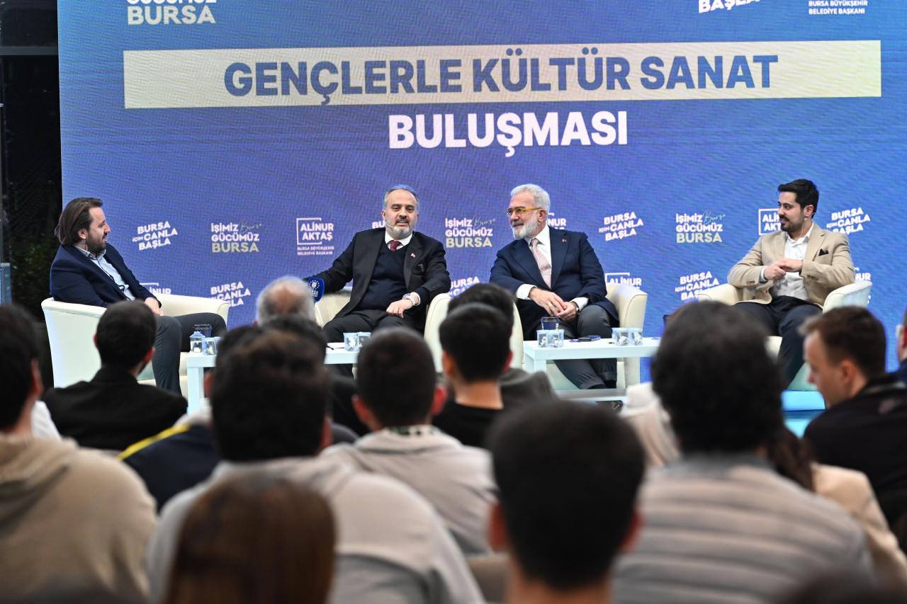 Bursa Büyükşehir Belediye Başkanı Alinur Aktaş’tan gençlerle tecrübe paylaşımı