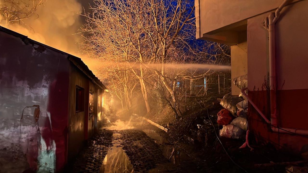 Zonguldak'ta tekstil atölyesinde korkutan yangın
