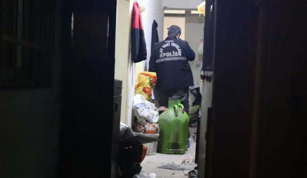 İzmir'de sır cinayet: Evinde bıçaklanmış halde bulundu