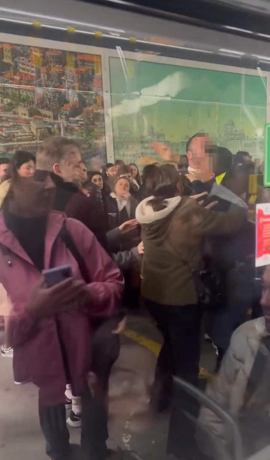 İstanbul'da ulaşım çilesi kavgaya dönüştü! 'Metrobüse senin yüzünden binemedim'