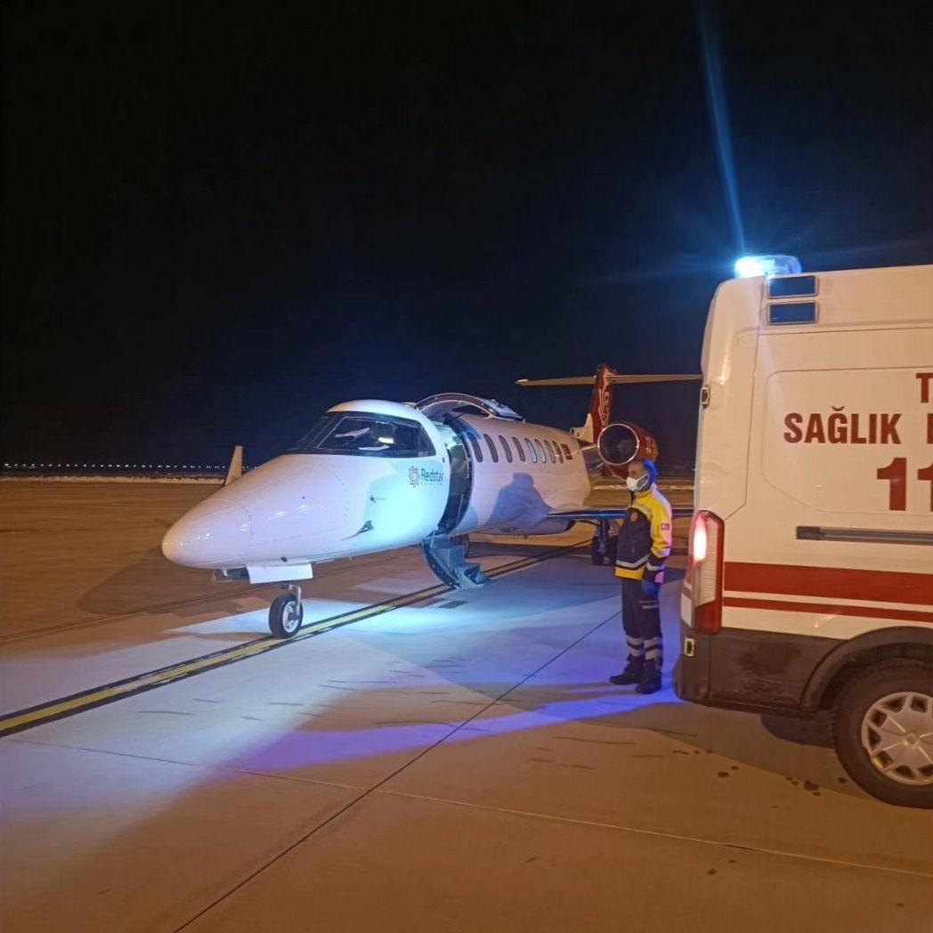 Kalp hastası bebek, ambulans uçakla Van'dan İstanbul'a nakledildi