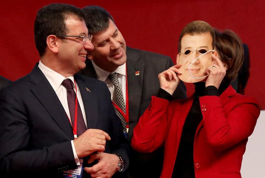 CHP'nin 2019 yılındaki aday tanıtım toplantısında Ekrem İmamoğlu ile Canan Kaftancıoğlu'nun yer aldığı bir kare.