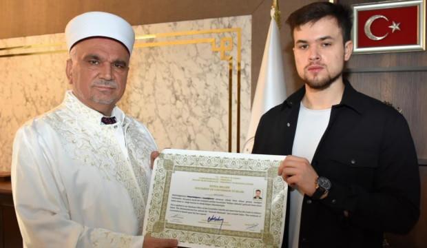 Kazakistanlı öğrenci Bilecik'te Müslüman oldu