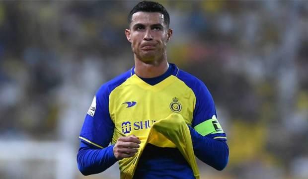 Ronaldo'yu kızdıran 'Messi' detayı! Takımdan ayrılabilir...