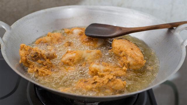 Daha çıtır ve lezzetli olması için: Kızarmış tavuk nasıl yeniden ısıtılır?