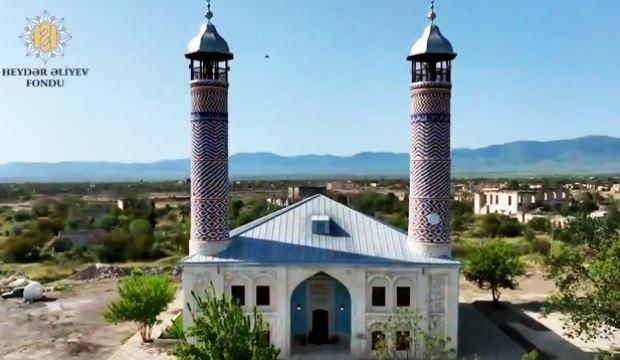 Karabağ'da tarihi anlar! Tarihi Ağdam Cuma Camii'nde ilk ezan işte böyle okundu