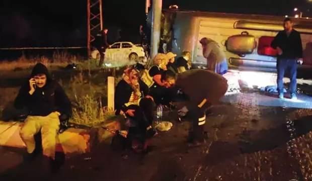 Konya'da midibüs ile minibüs çarpıştı: 24 yaralı