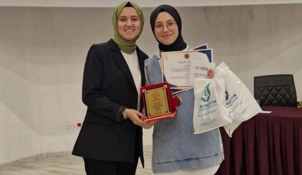 Arapça Şiir Yarışması'nda birinci oldu