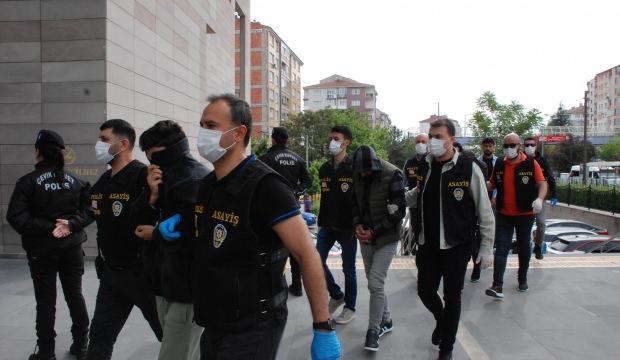  Eskişehir'de ucuza yağ ve şeker satma vaadiyle 43 kişiyi dolandıran 5 şüpheli tutuklandı