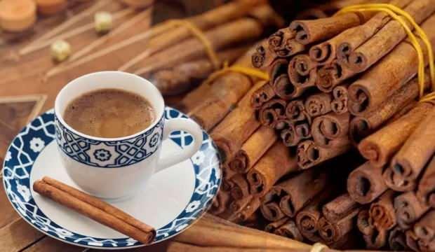 Türk kahvesine sadece 1 kaşık ekleyin: Tarçınlı kahvenin faydaları!