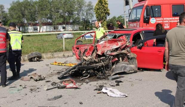 Sakarya'da korkunç kaza: 2 kişi olay yerinde can verdi