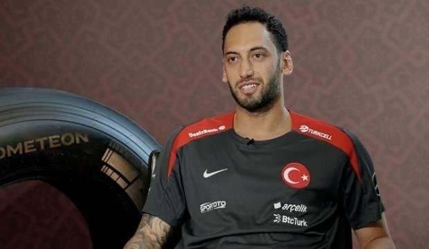 Hakan Çalhanoğlu'ndan Montella'ya övgü!