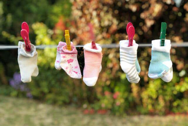 Ev hanımlarının kirli çorapları beyazlatma sırrı: Basit ve etkili yöntem