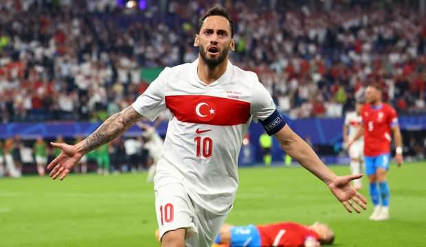 Hakan Çalhanoğlu'ndan Türkiye'yi ayağa kaldıran gol