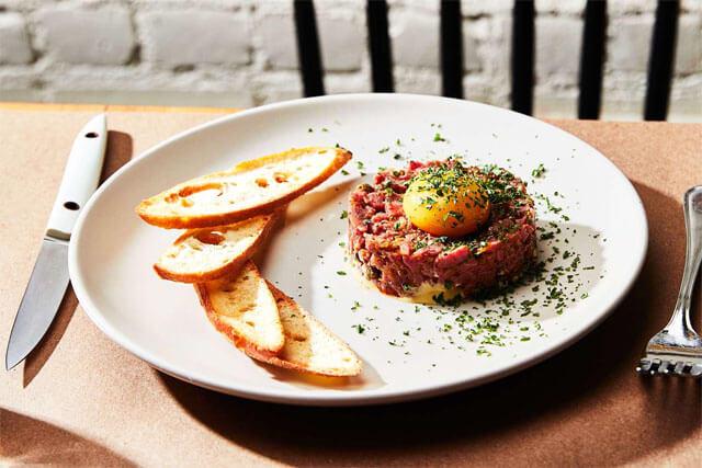 Sofistike zevkler için: Mükemmel steak tartar tarifi nasıl yapılır?