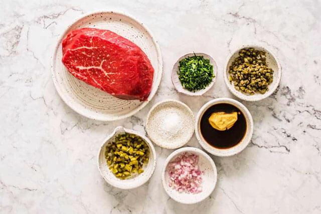 Sofistike zevkler için: Mükemmel steak tartar tarifi nasıl yapılır?