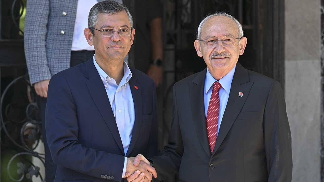 CHP Genel Başkanı Özgür Özel ve Kemal Kılıçdaroğlu