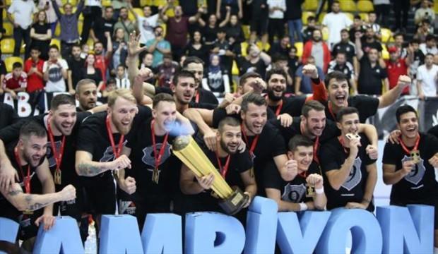 Beşiktaş hentbolda tüm kupaları istiyor
