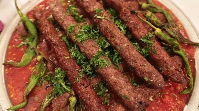 Gaziantep’in ünlü lezzeti altı ezmeli kebap tarifi nasıl yapılır?