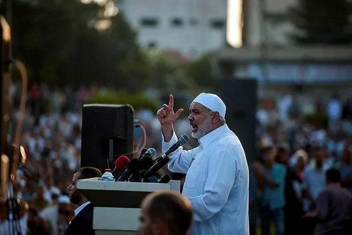 Hamas lideri İsmail Heniyye Gazze'deki Es-Saraya'da bayram hutbesi vermişti.