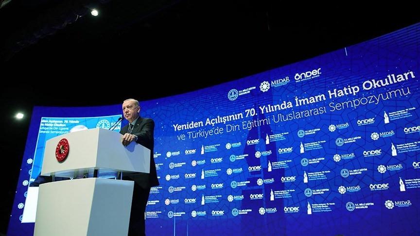 Cumhurbaşkanı Erdoğan, Yeniden Açılışının 70. Yılında İmam Hatip Okulları ve Türkiye'de Din Eğitimi Sempozyumu'nda. (2021)