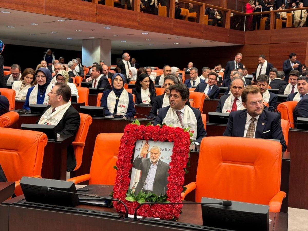 Meclis sıralarında İsmail Haniye'nin fotoğrafı yer aldı - Haber 7 GÜNCEL