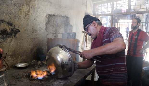 Kalaycı Cahit Usta: "120 derece ateşin başında, günde 12 saat çalışıyoruz"