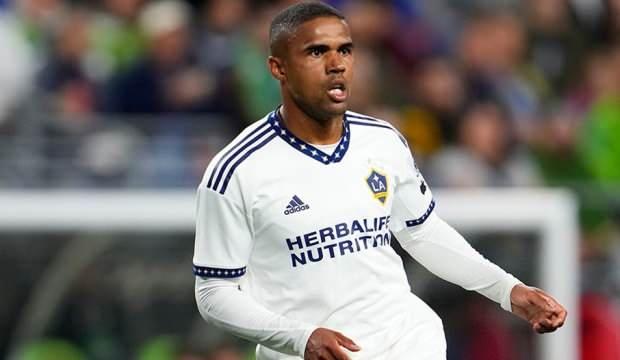 Douglas Costa'dan s&uuml;rpiz imza