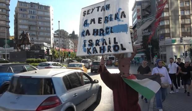 Hayvan kostümleriyle İsrail ve Amerika'yı Bursa sokaklarında protesto etti 