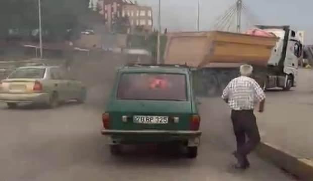 Karabük'te seyir halindeki otomobil alev aldı!