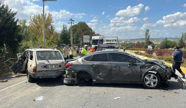 Uşak'ta feci kaza! 1 ölü, 4 yaralı