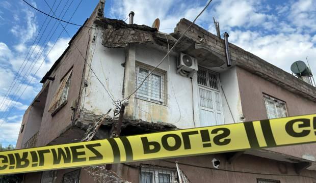 Adana'da "Süper Hücre" felaketi! Balkon ve sundurma çöktü!