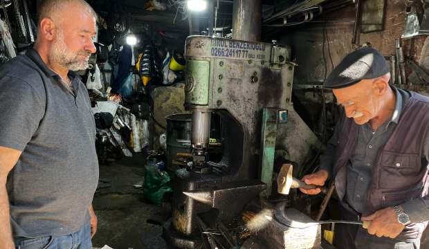 "Demircilik &ouml;l&uuml;rse Sur da &ouml;l&uuml;r" diyen kardeşler &ccedil;ırak bulamıyor