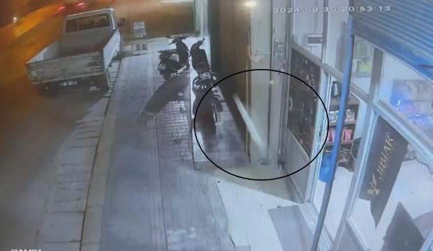 Hatay'da faciaya ramak kala: Rögar kapağı yerinden fırladı!