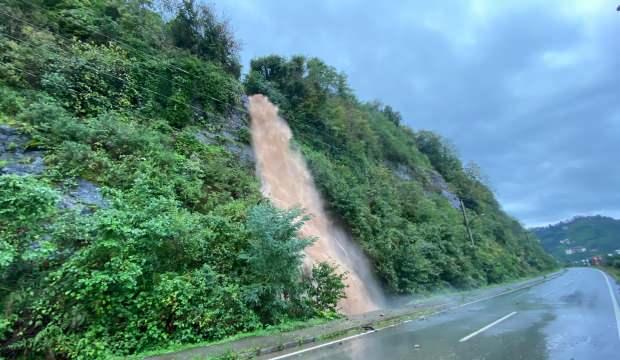 Artvin'in Hopa ve Arhavi ilçelerinde şiddetli yağış etkili oldu