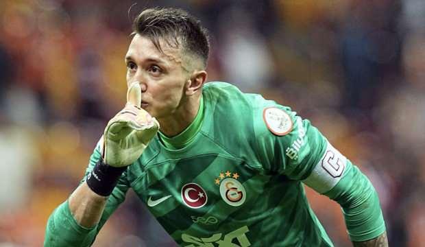 Gitmeden önce dört gözle bekliyor! Muslera, Türk futbol tarihine geçebilir