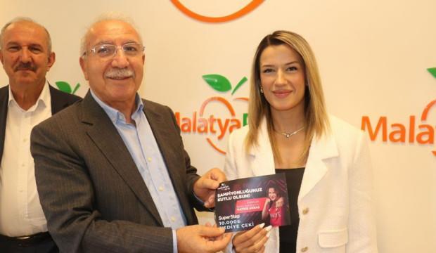 Hatice Akbaş'a Malatya Girişim Gurubu'ndan ödül