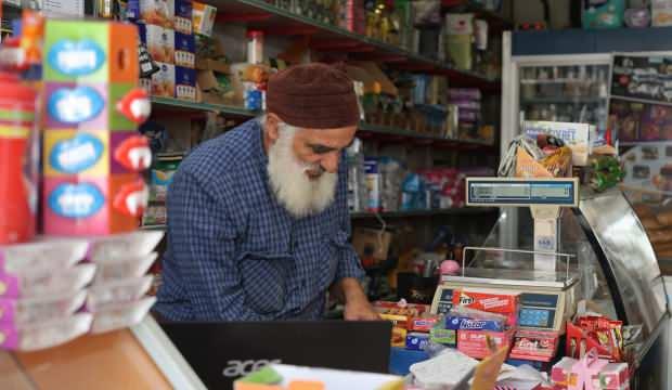 Konyalı dahi bakkalın şaşırtan yeteneği! Saniyeler içinde...