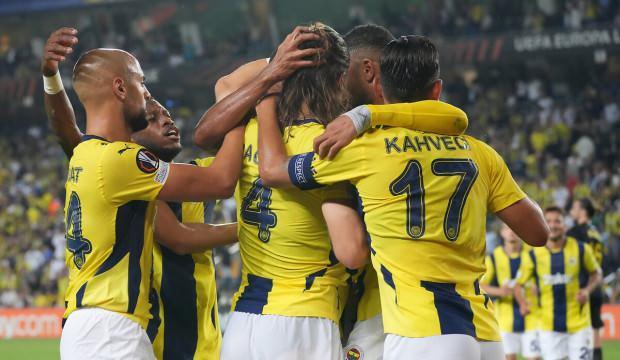 Fenerbah&ccedil;e'de Manchester United ma&ccedil;ı &ouml;ncesi b&uuml;y&uuml;k sıkıntı!