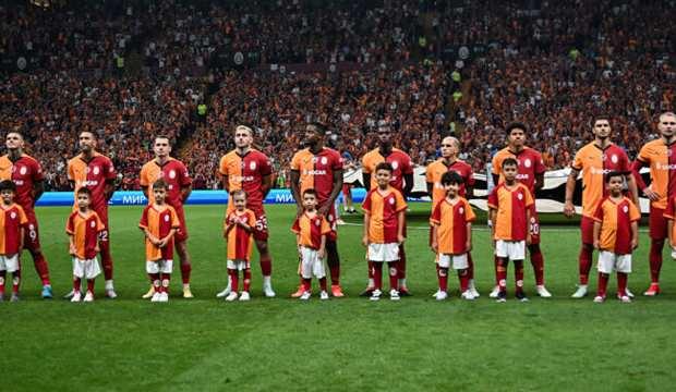 Galatasaray yıldız oyuncunun sözleşmesini uzatacak!  Yeni maaşı belli oldu