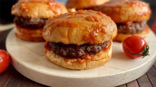 Islak hamburger tarifi nasıl yapılır? MasterChef kaptanlık yarışının en lezzetli hali!