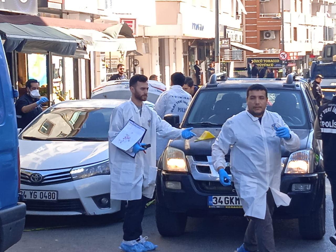 Polise saldıran şahıs, diğer polisin müdahalesi ile etkisiz hale getirildi. 